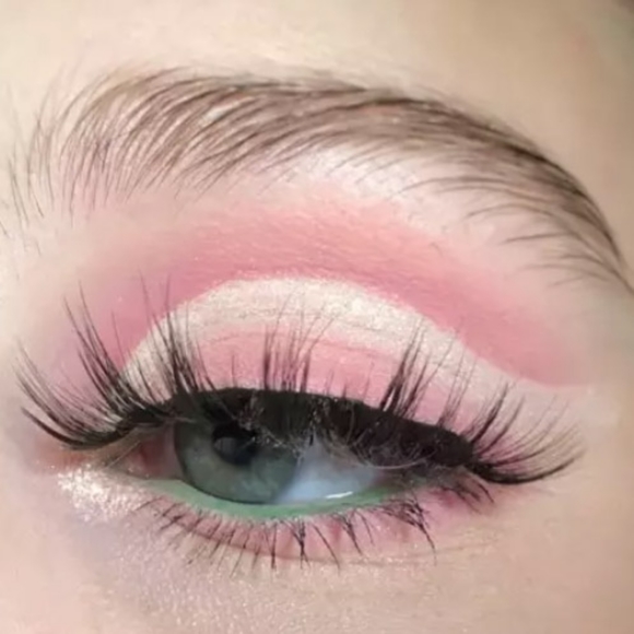 Lashes - Picture 3 of 3